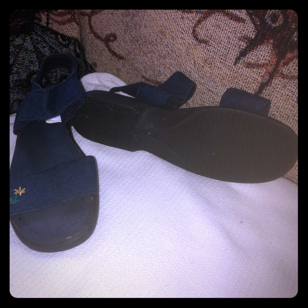 Blue Jean material Totes Sandals- 6 1/2 Wide